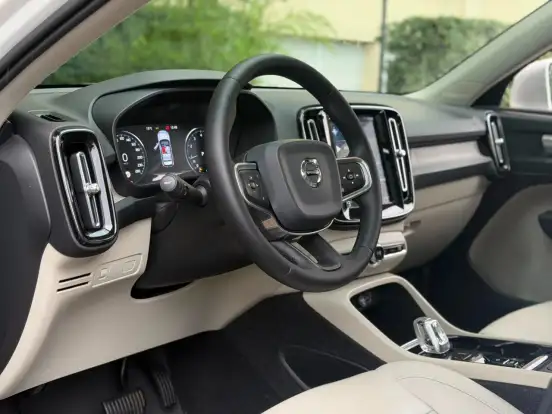 VOLVO-XC40-2.0 T4 GASOLINA INSCRIPTION GEARTRONIC VOLVO-XC40-2019