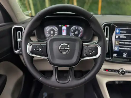 VOLVO-XC40-2.0 T4 GASOLINA INSCRIPTION GEARTRONIC VOLVO-XC40-2019