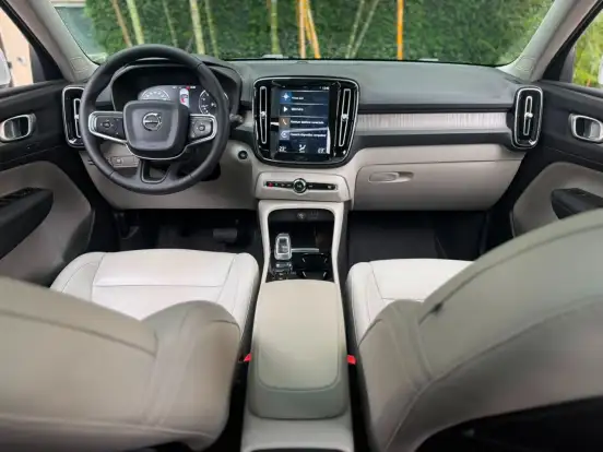 VOLVO-XC40-2.0 T4 GASOLINA INSCRIPTION GEARTRONIC VOLVO-XC40-2019