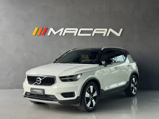 VOLVO-XC40-2018