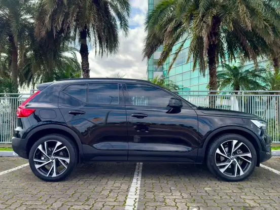 VOLVO-XC40-2.0 T5 GASOLINA R-DESIGN AWD GEARTRONIC VOLVO-XC40-2018
