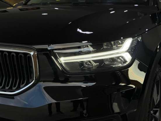 VOLVO-XC40-2.0 T4 GASOLINA MOMENTUM GEARTRONIC VOLVO-XC40-2020