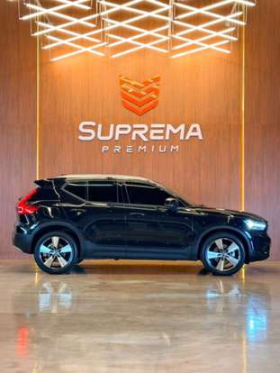 VOLVO-XC40-2020