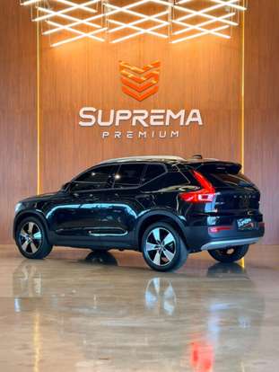 VOLVO-XC40-2020