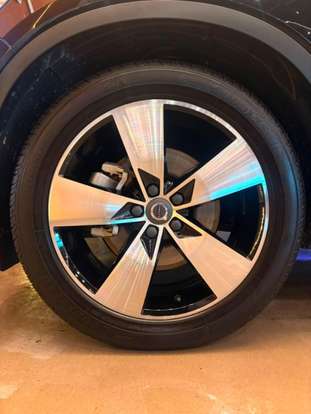 VOLVO-XC40-2020
