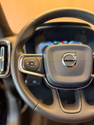 VOLVO-XC40-2020