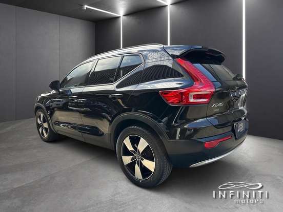 VOLVO-XC40-2.0 T5 GASOLINA MOMENTUM AWD GEARTRONIC VOLVO-XC40-2018