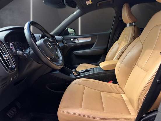 VOLVO-XC40-2.0 T5 GASOLINA MOMENTUM AWD GEARTRONIC VOLVO-XC40-2018