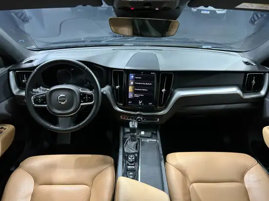 VOLVO-XC60-2.0 T5 GASOLINA MOMENTUM AWD GEARTRONIC VOLVO-XC60-2019