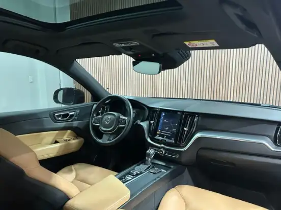 VOLVO-XC60-2019