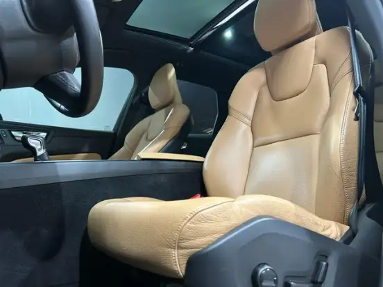 VOLVO-XC60-2019