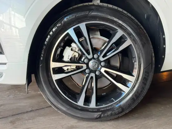 VOLVO-XC60-2.0 T5 GASOLINA MOMENTUM AWD GEARTRONIC VOLVO-XC60-2018