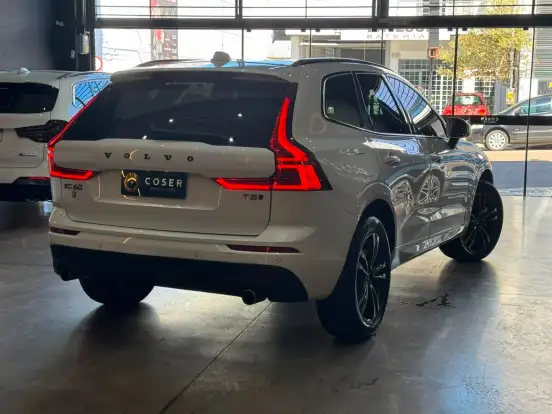 VOLVO-XC60-2018