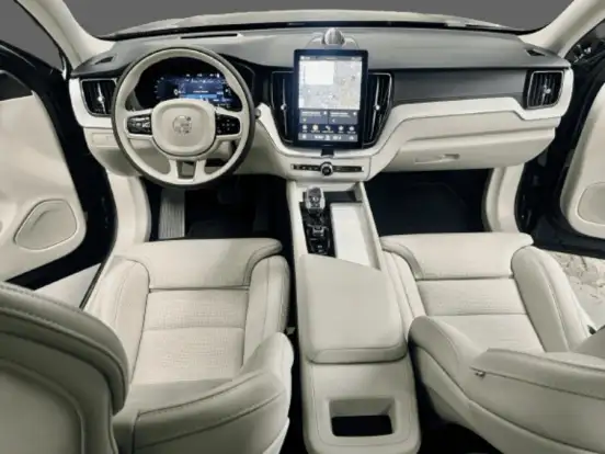 VOLVO-XC60-2025