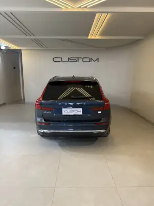 VOLVO-XC60-2023