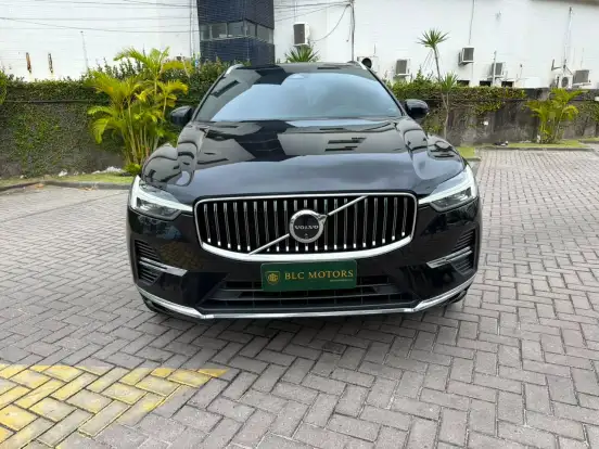 VOLVO-XC60-2024