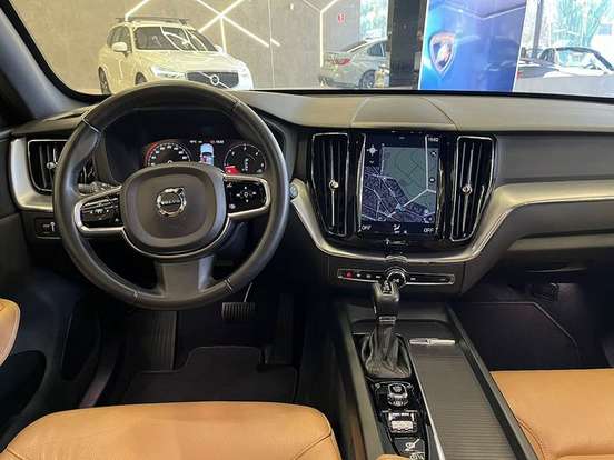 VOLVO-XC60-2019