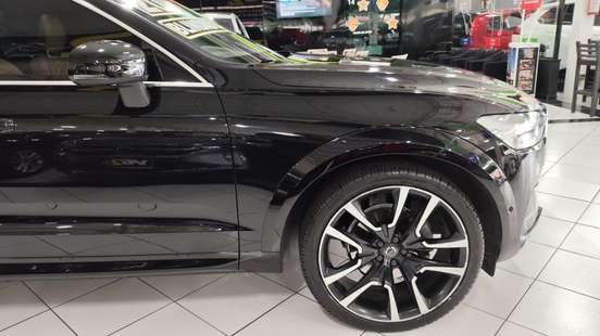 VOLVO-XC60-2019