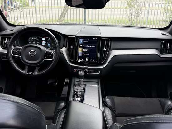 VOLVO-XC60-2.0 T5 GASOLINA R-DESIGN AWD GEARTRONIC VOLVO-XC60-2017