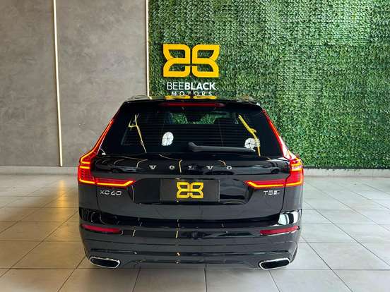 VOLVO-XC60-2018