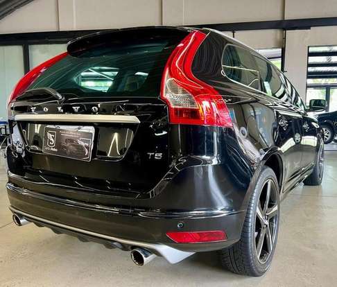 VOLVO-XC60-2.0 T5 R DESIGN TURBO GASOLINA 4P AUTOMÁTICO VOLVO-XC60-2015