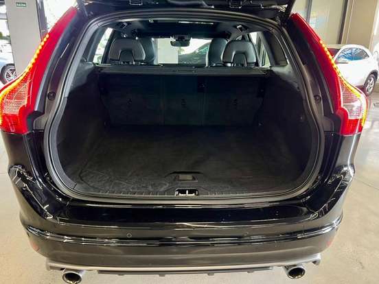 VOLVO-XC60-2.0 T5 R DESIGN TURBO GASOLINA 4P AUTOMÁTICO VOLVO-XC60-2015