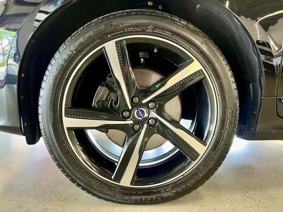 VOLVO-XC60-2.0 T5 R DESIGN TURBO GASOLINA 4P AUTOMÁTICO VOLVO-XC60-2015