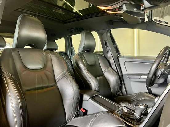 VOLVO-XC60-2.0 T5 R DESIGN TURBO GASOLINA 4P AUTOMÁTICO VOLVO-XC60-2015
