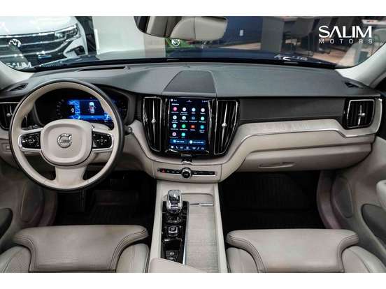 VOLVO-XC60-2022