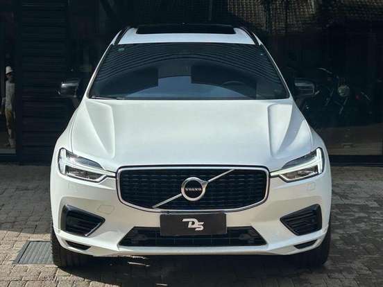 VOLVO-XC60-2020