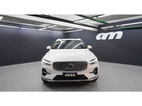 VOLVO-XC60-2025