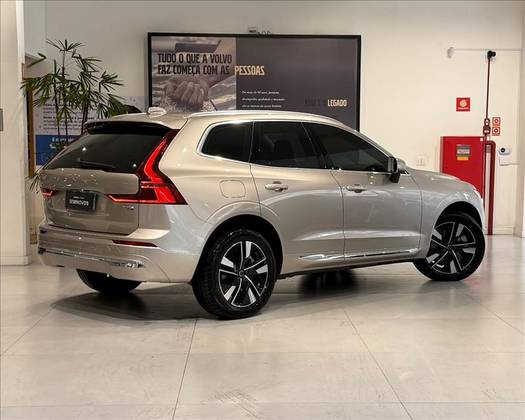 VOLVO XC60 2.0 T8 PHEV PLUS AWD GEARTRONIC