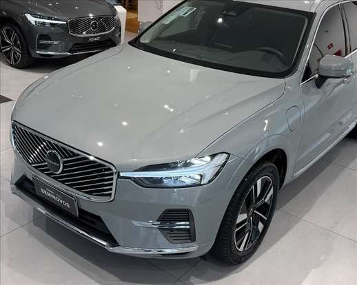 VOLVO-XC60-2025