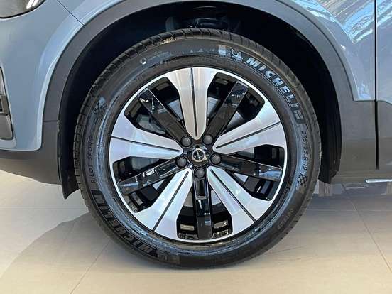VOLVO-XC60-2022