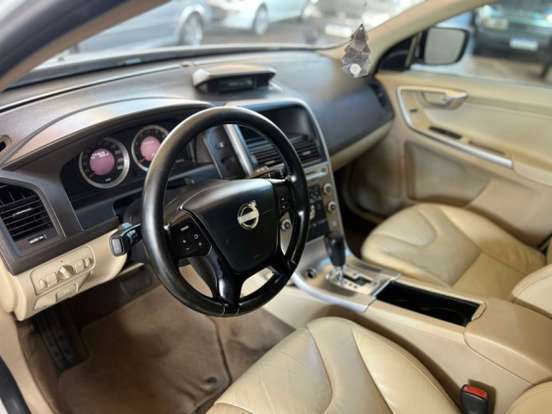VOLVO-XC60-3.0 COMFORT AWD TURBO GASOLINA 4P AUTOMÁTICO VOLVO-XC60-2010