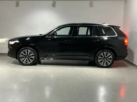VOLVO-XC90-2019