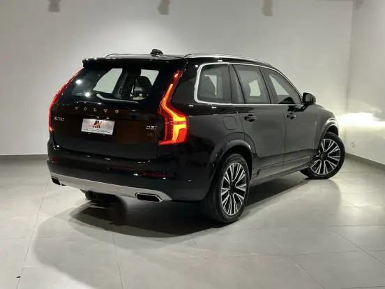 VOLVO-XC90-2019