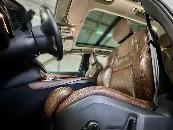 VOLVO-XC90-2019
