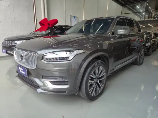 VOLVO-XC90-2022