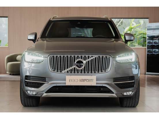 VOLVO-XC90-2017