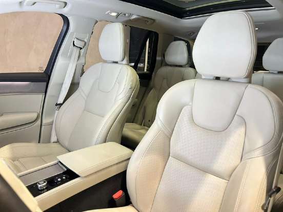 VOLVO-XC90-2025