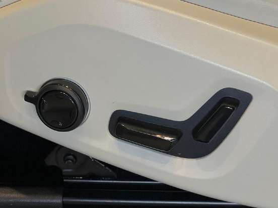VOLVO-XC90-2025