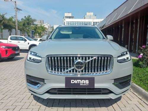 VOLVO-XC90-2023