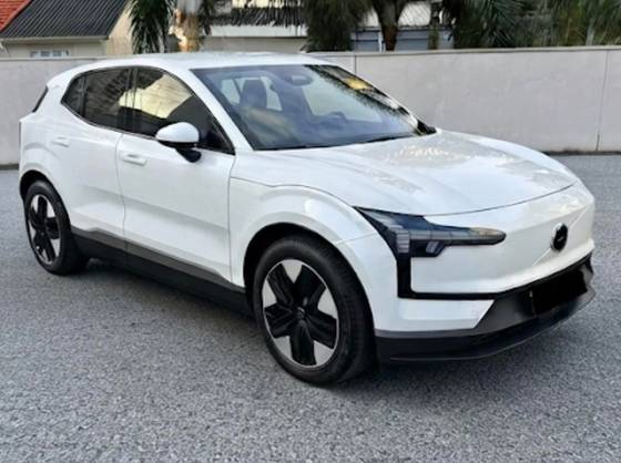 VOLVO EX30 51 KW ELÉTRICO CORE