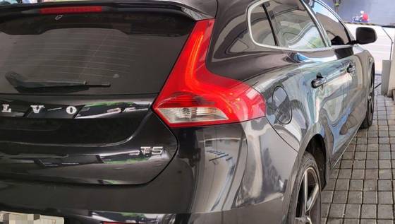 VOLVO V40 2.0 T5 R DESIGN TURBO GASOLINA 4P AUTOMÁTICO