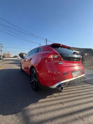 VOLVO-V40-2015
