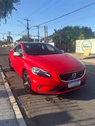 VOLVO-V40-2015