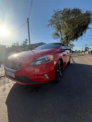 VOLVO-V40-2.0 T5 R DESIGN TURBO GASOLINA 4P AUTOMÁTICO VOLVO-V40-2015