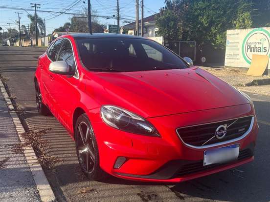 VOLVO-V40-2.0 T5 R DESIGN TURBO GASOLINA 4P AUTOMÁTICO VOLVO-V40-2015