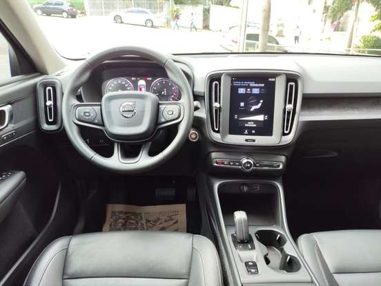 VOLVO-XC40-2.0 T4 GASOLINA GEARTRONIC VOLVO-XC40-2019